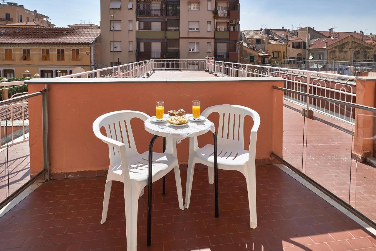Albergo Natalina Финале Лигуре Экстерьер фото